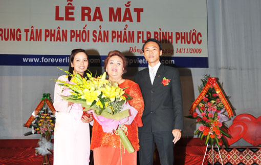 OPENING CEREMONY OF CENTER OF FLP PRODUCT DISTRIBUTION IN BINH PHUOC