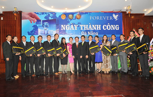 NG&#192;Y TH&#192;NH C&#212;NG TẠI TRUNG T&#194;M PH&#194;N PHỐI Đ&#192; NẴNG