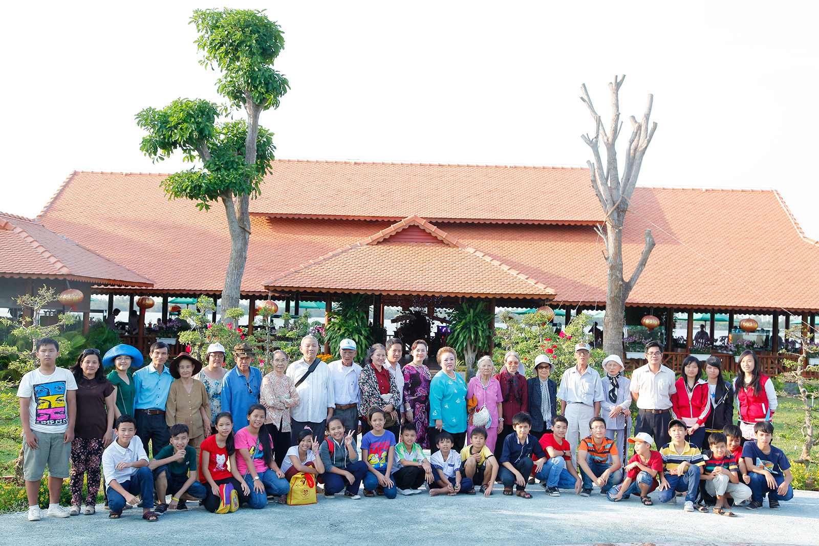 Aloe Trading Company holding the sightseeing tour to Forever Green Resort for Thi Nghe Rest-Home and Go Vap SOS Children’s Village