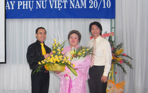 GREETING VIETNAMESE WOMEN DAY OCTOBER 20TH