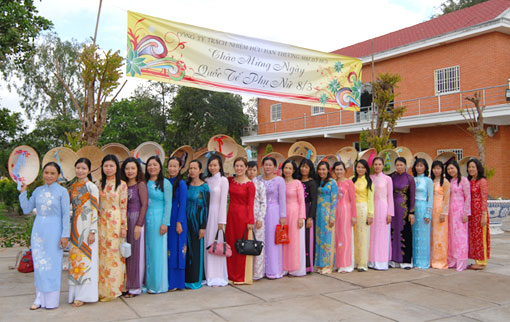 GREETING HAPPY WOMEN’ DAY MARCH 8TH 2009